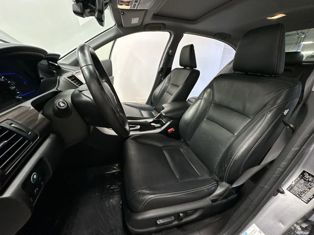 Used 2017 Honda Accord Touring image 18