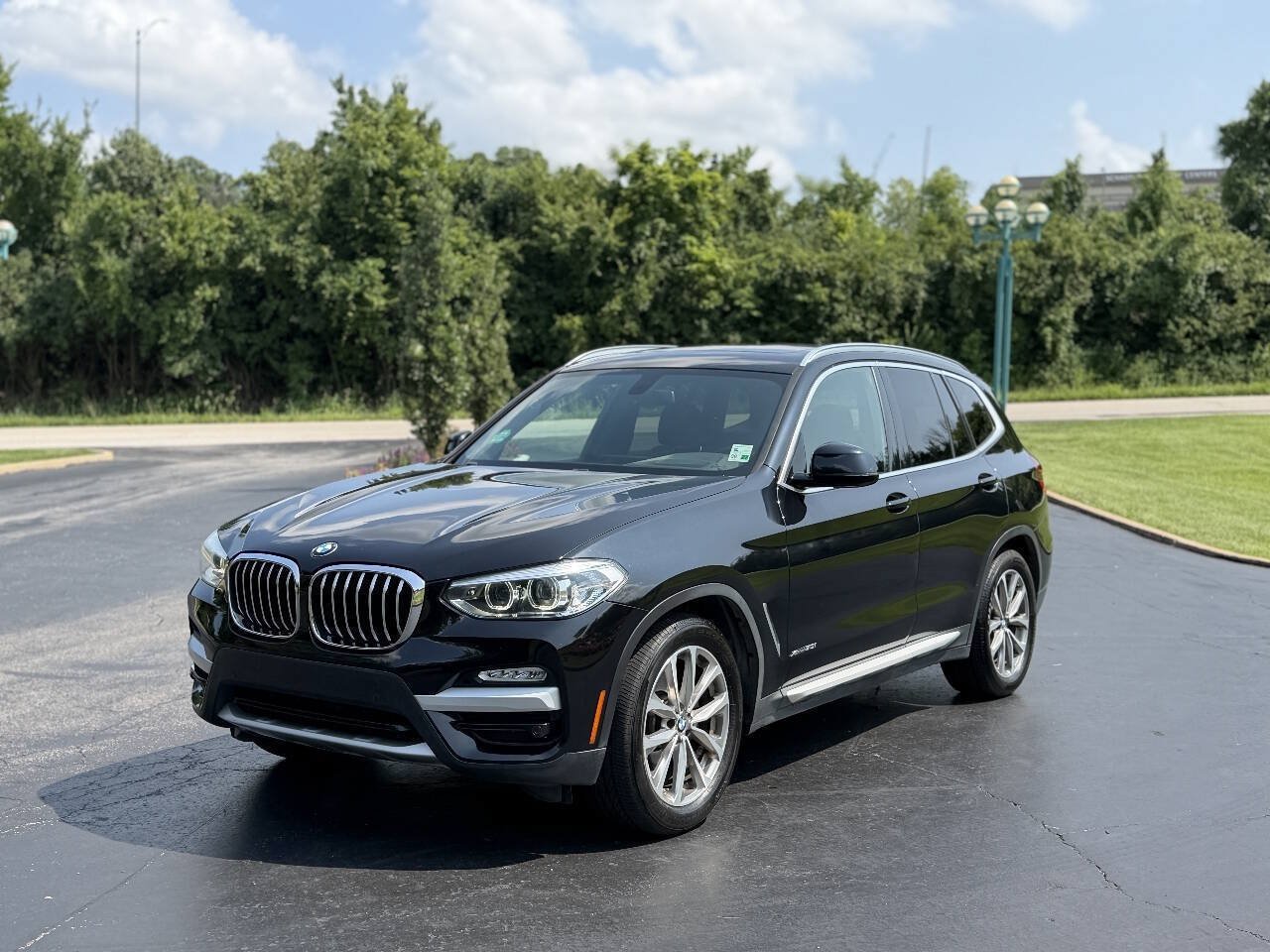 Used 2018 BMW X3 xDrive30i AWD/4WD image 2