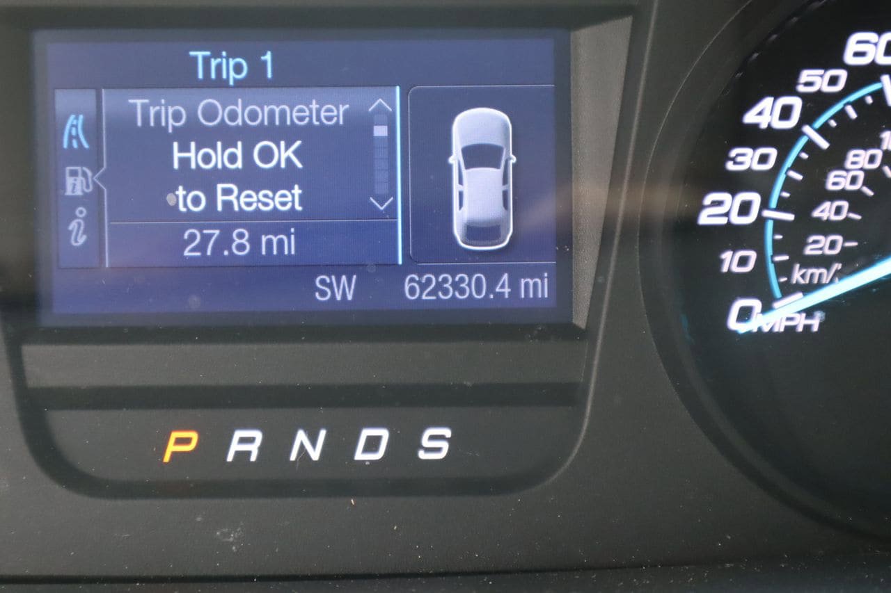 Used 2018 Ford Taurus SE FWD image 9