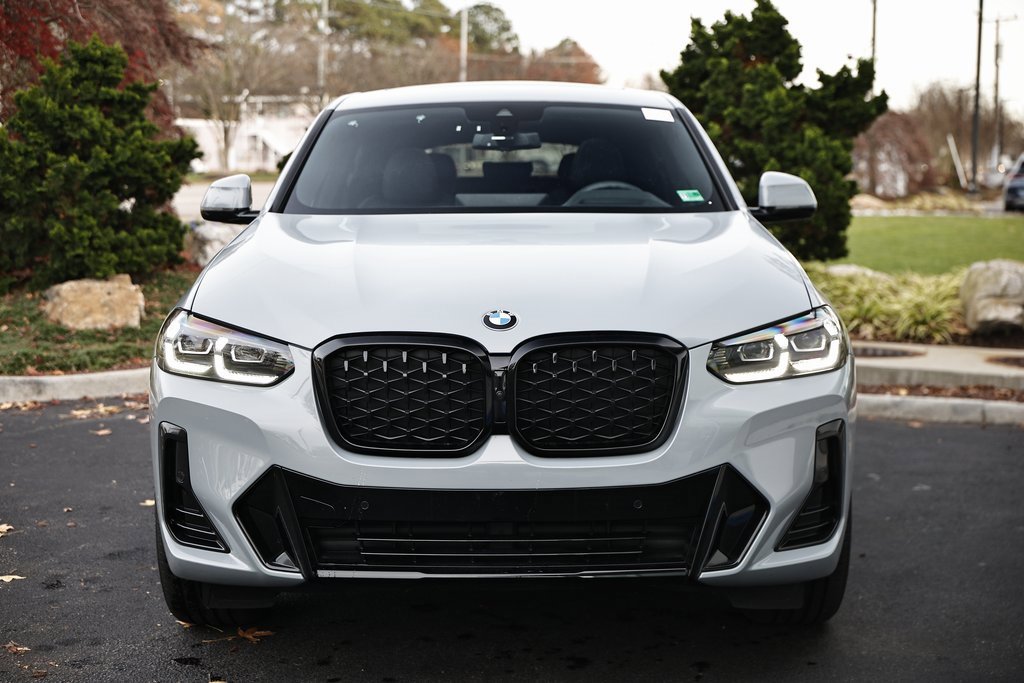 Used 2025 BMW X4 xDrive30i w/ Premium Package image 13