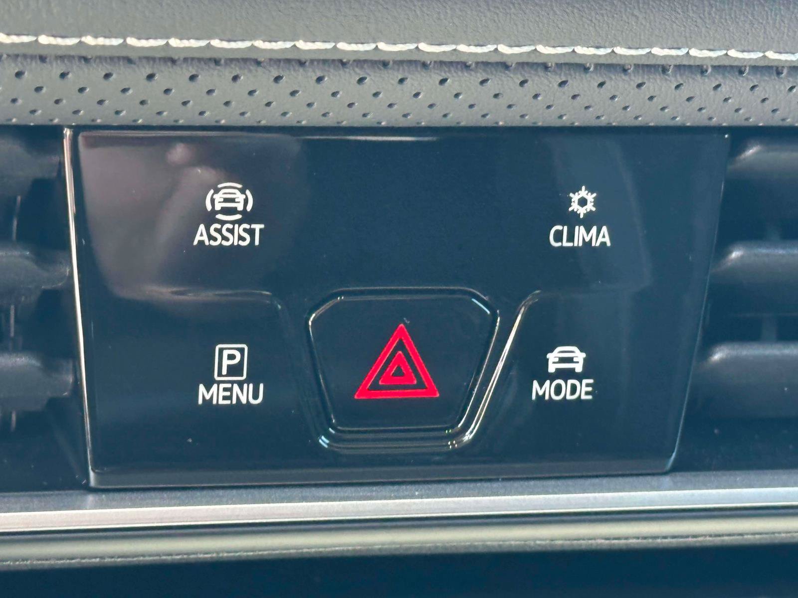 Used 2026 Volkswagen Atlas SE AWD/4WD image 25