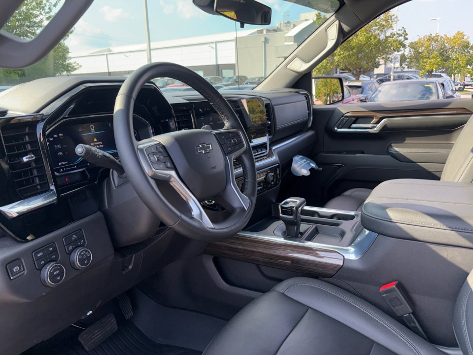 Certified 2024 Chevrolet Silverado 1500 LT Trail Boss w/ Convenience Package II AWD/4WD image 30