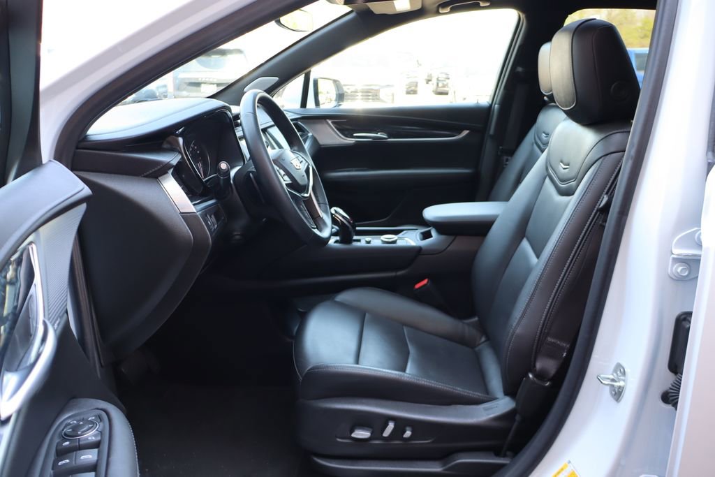 Used 2025 Cadillac XT5 Premium Luxury AWD/4WD image 12