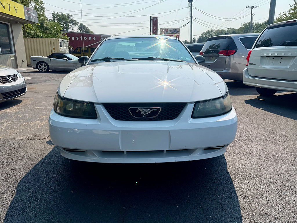 Used 2003 Ford Mustang Coupe RWD image 2