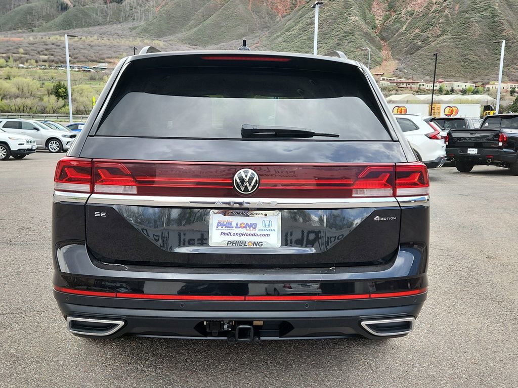 Used 2024 Volkswagen Atlas SE AWD/4WD image 4