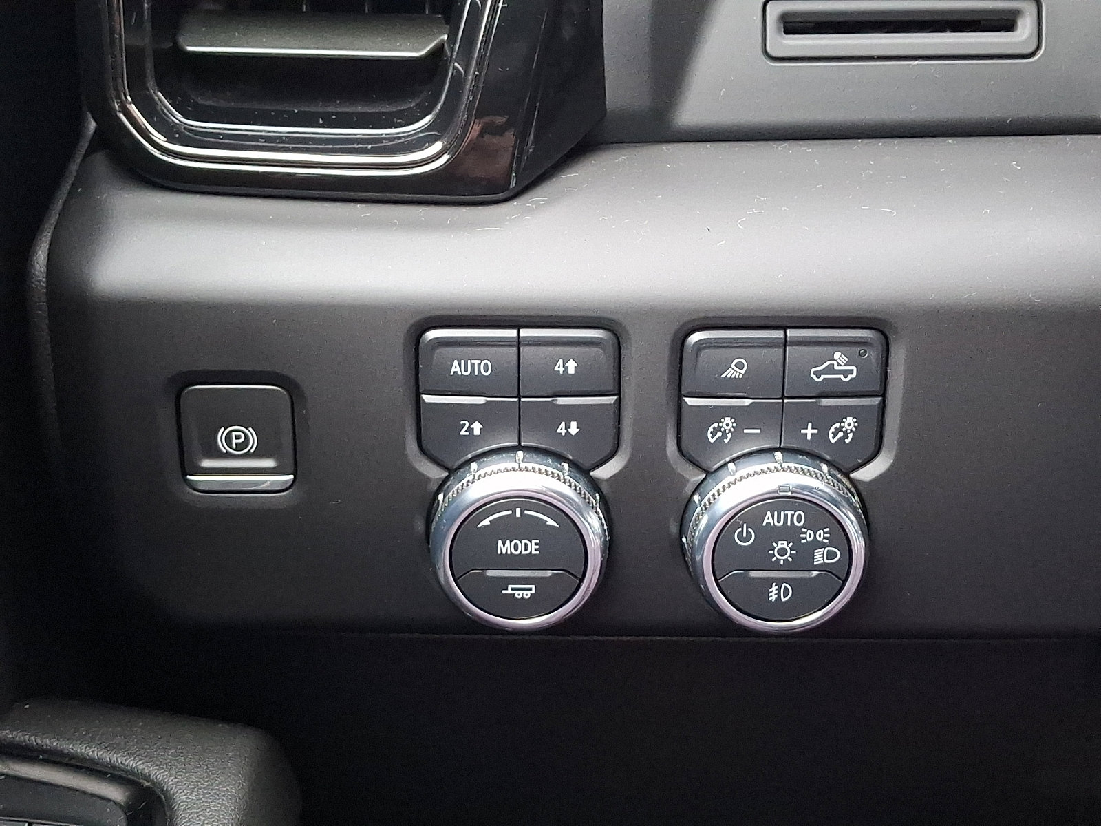 Used 2023 GMC Sierra 1500 AT4 w/ AT4 Premium Package image 24