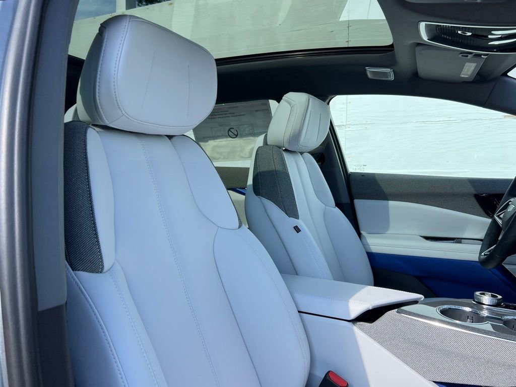New 2026 Cadillac Optiq Luxury 1 image 24