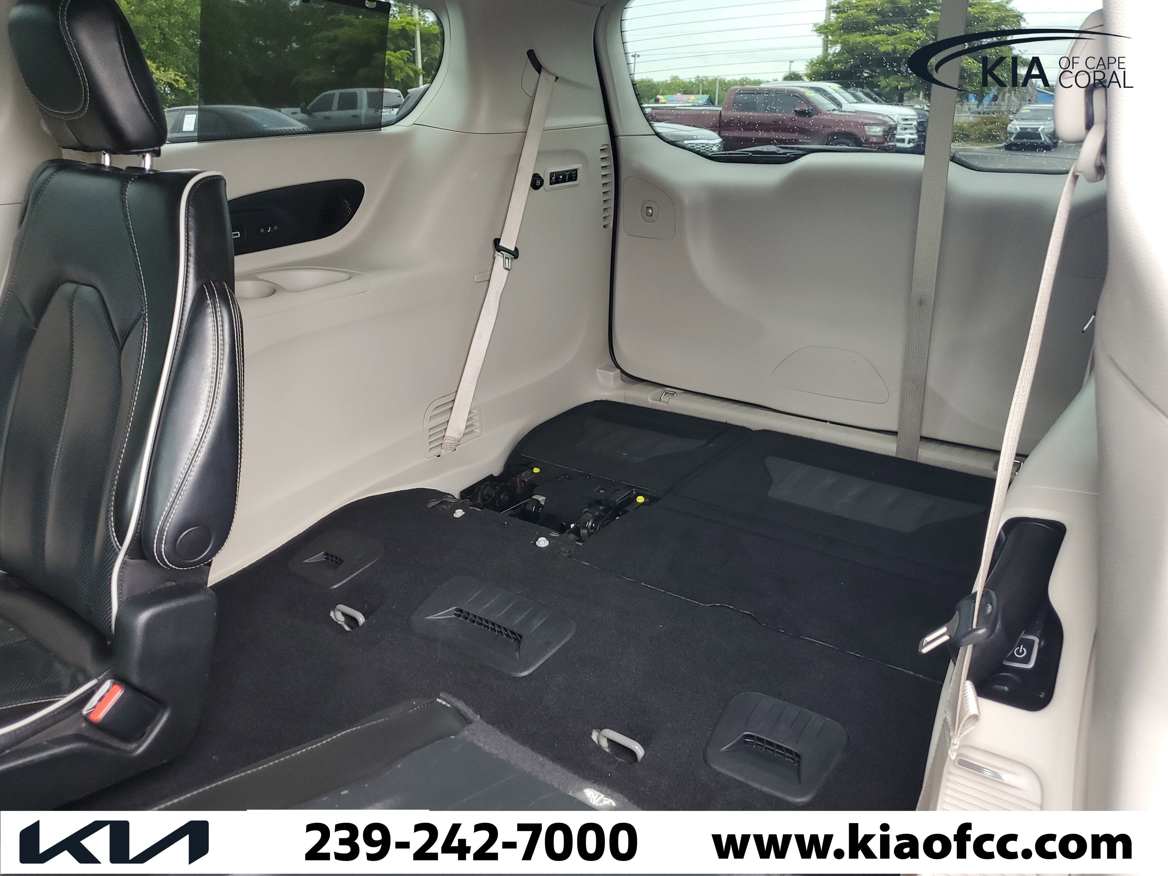 Used 2022 Chrysler Pacifica Limited FWD image 12