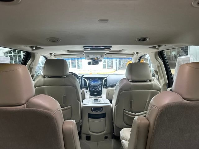 Used 2019 Cadillac Escalade Premium Luxury AWD/4WD image 14