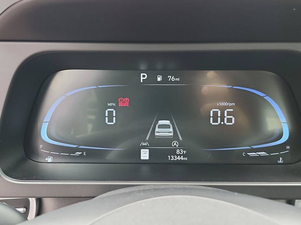 Certified 2024 Hyundai Elantra SE FWD image 32