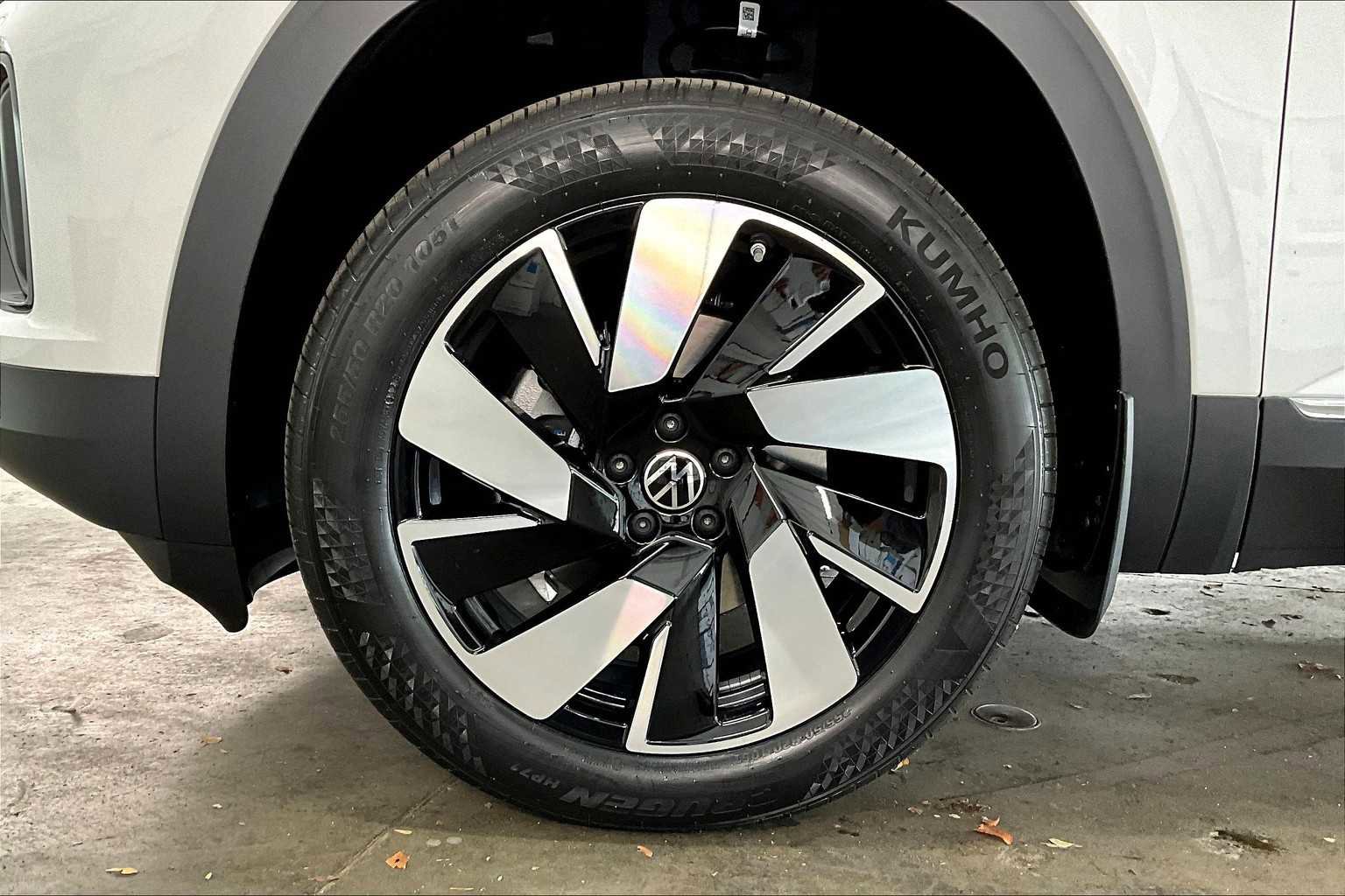 New 2026 Volkswagen Atlas Cross Sport SEL image 14