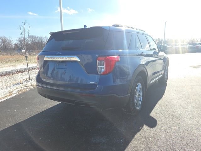 Certified 2020 Ford Explorer XLT image 3