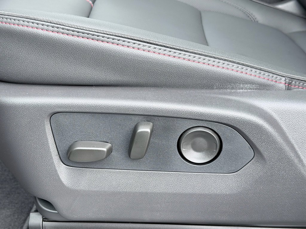 New 2026 Chevrolet Suburban RST image 26