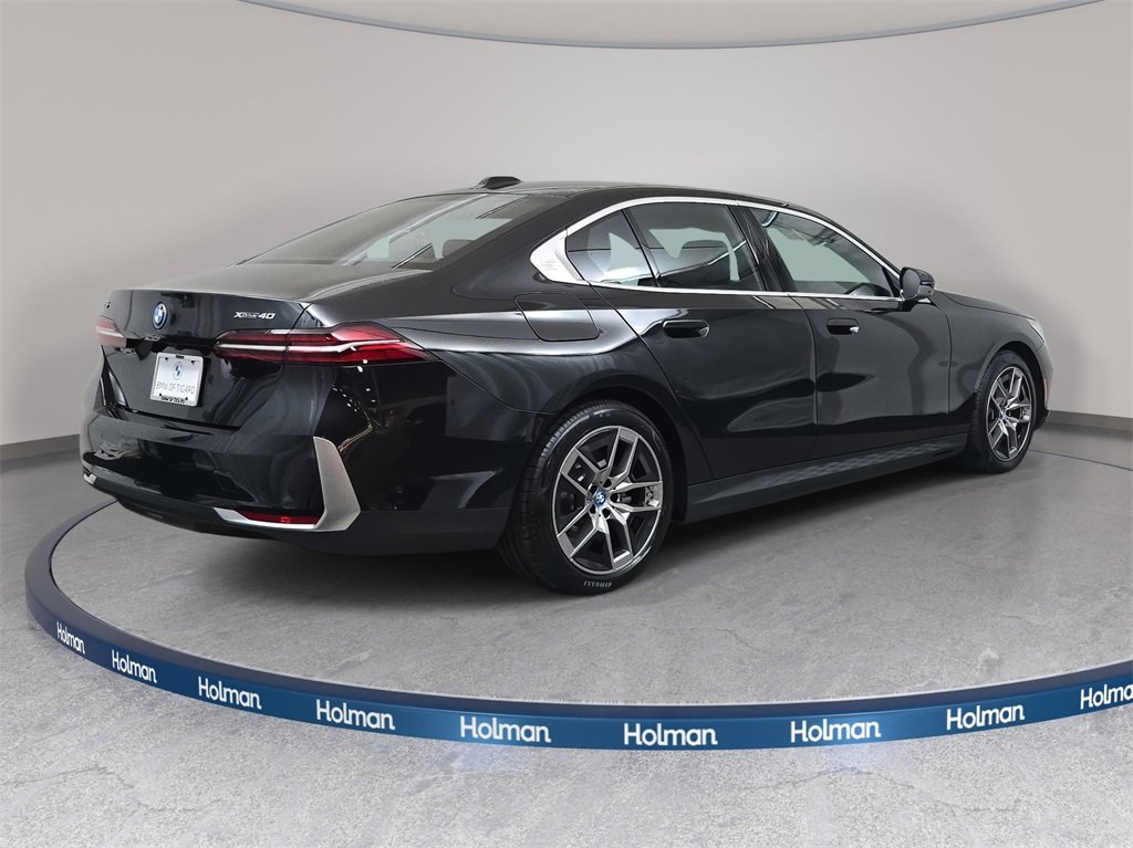 Used 2025 BMW i5 xDrive40 w/ Premium Package image 6