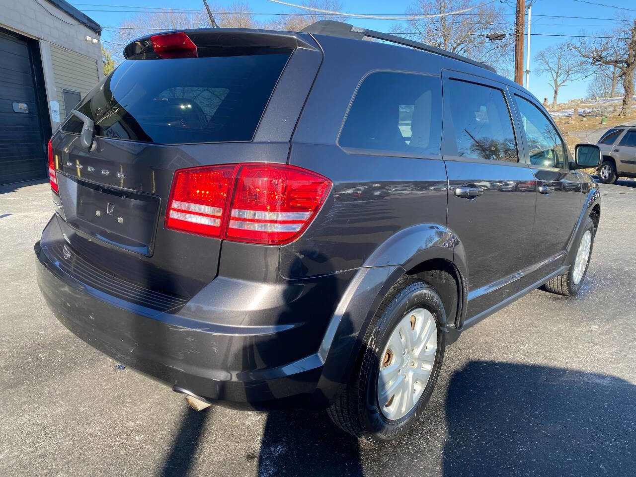 Used 2016 Dodge Journey SE image 3
