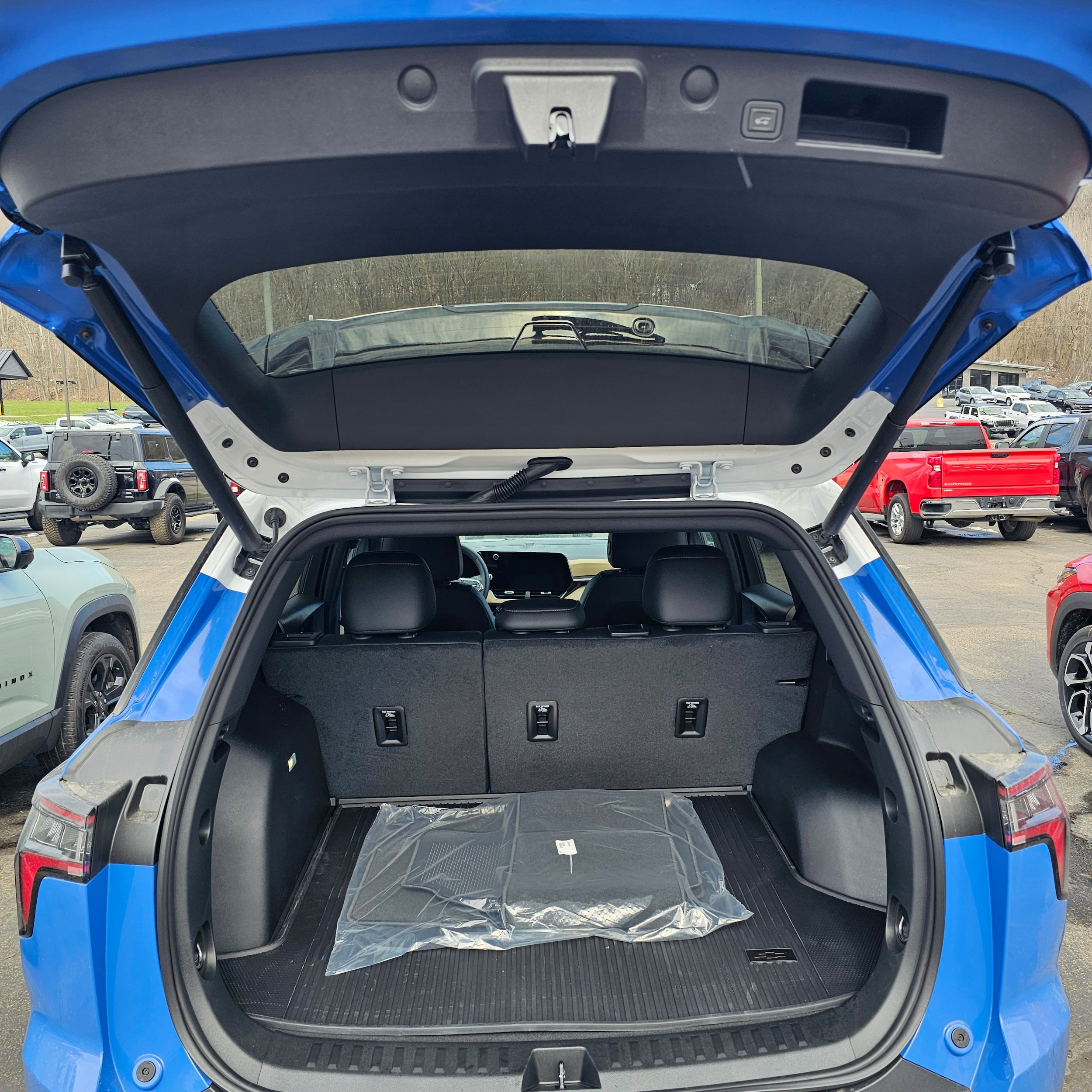 New 2026 Chevrolet Equinox ACTIV w/ Convenience Package III FWD image 7