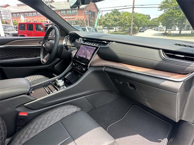 New 2025 Jeep Grand Cherokee Summit w/ Adv Protech Group IV image 33