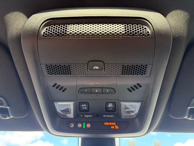 Used 2022 Cadillac XT6 Sport w/ Technology Package AWD/4WD image 38