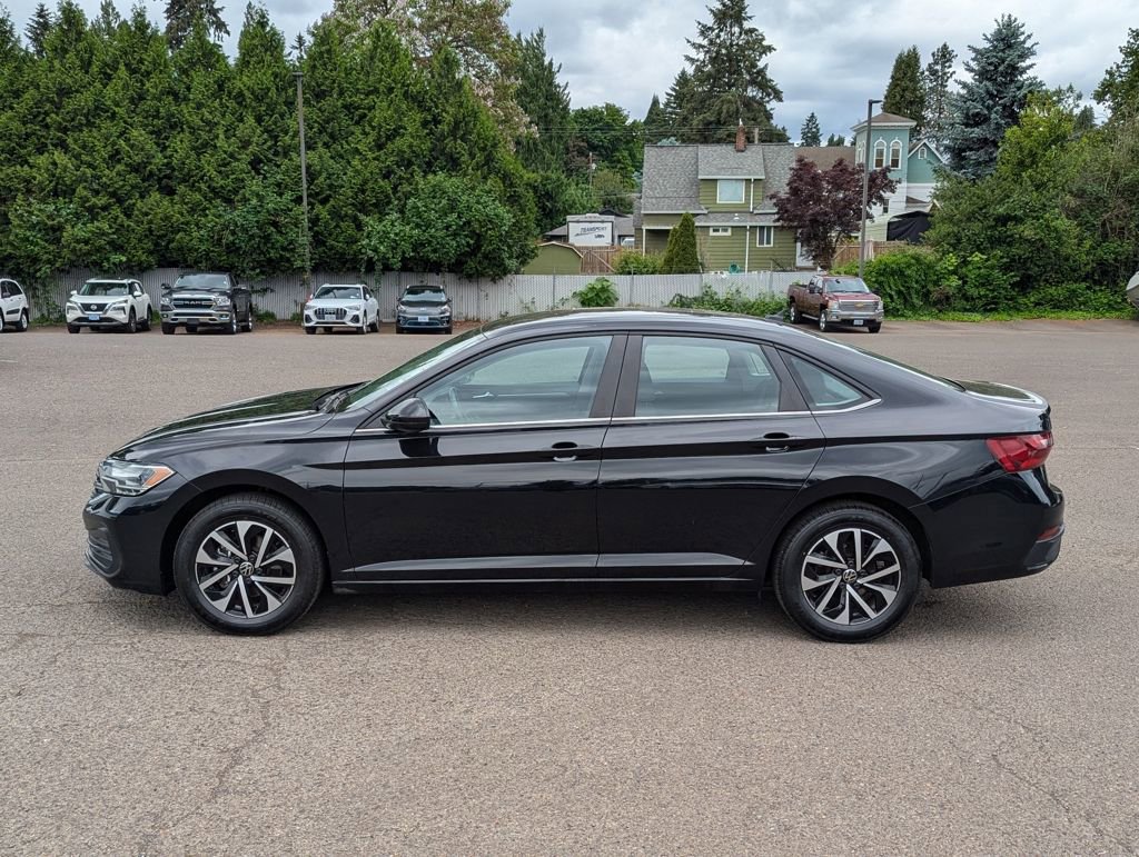 Used 2024 Volkswagen Jetta S FWD image 2