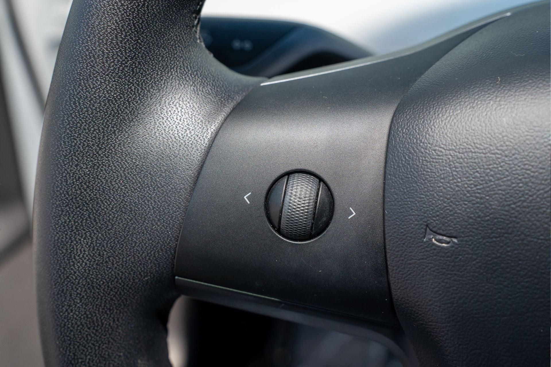 Used 2020 Tesla Model 3 Standard Range Plus image 25