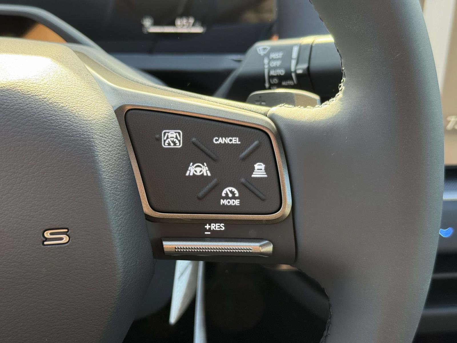 New 2026 Lexus ES 350h AWD w/ Convenience Package image 17