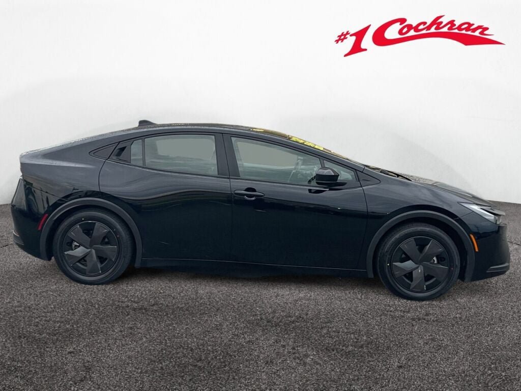 Used 2025 Toyota Prius LE FWD image 23