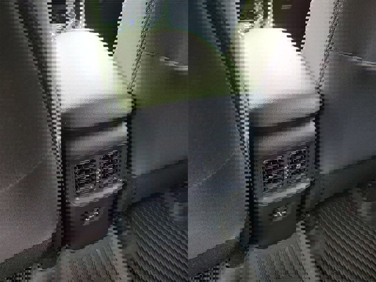 Used 2025 Toyota RAV4 XLE image 12