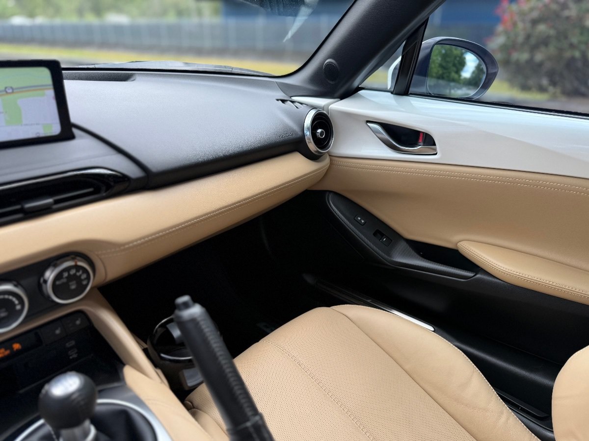 Used 2025 MAZDA MX-5 Miata RF Grand Touring RWD image 25