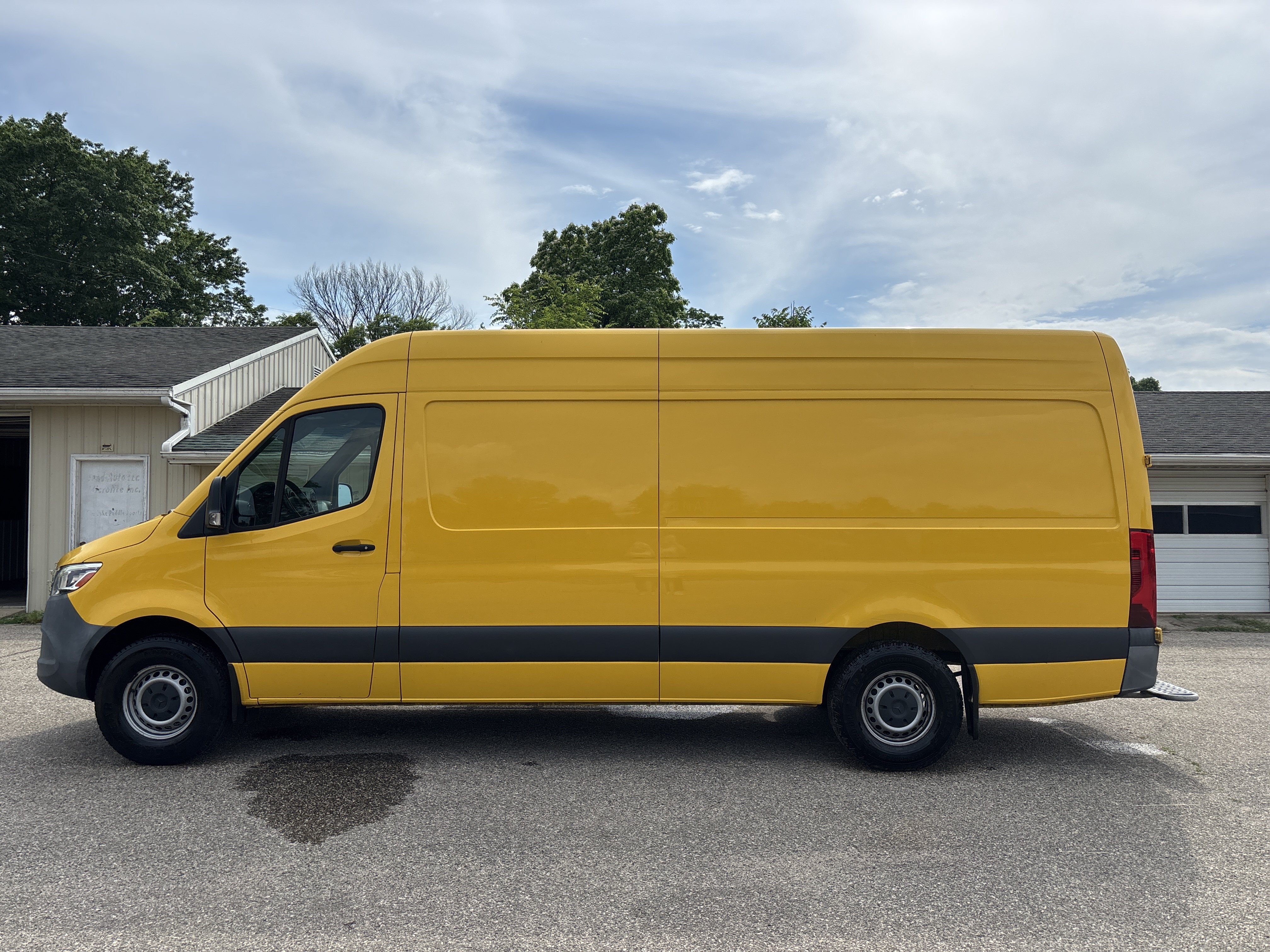 Used 2021 Mercedes-Benz Sprinter 2500 w/ Acoustic Package image 9