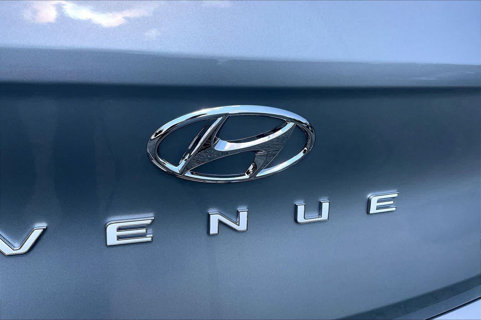 New 2026 Hyundai Venue SEL FWD image 8