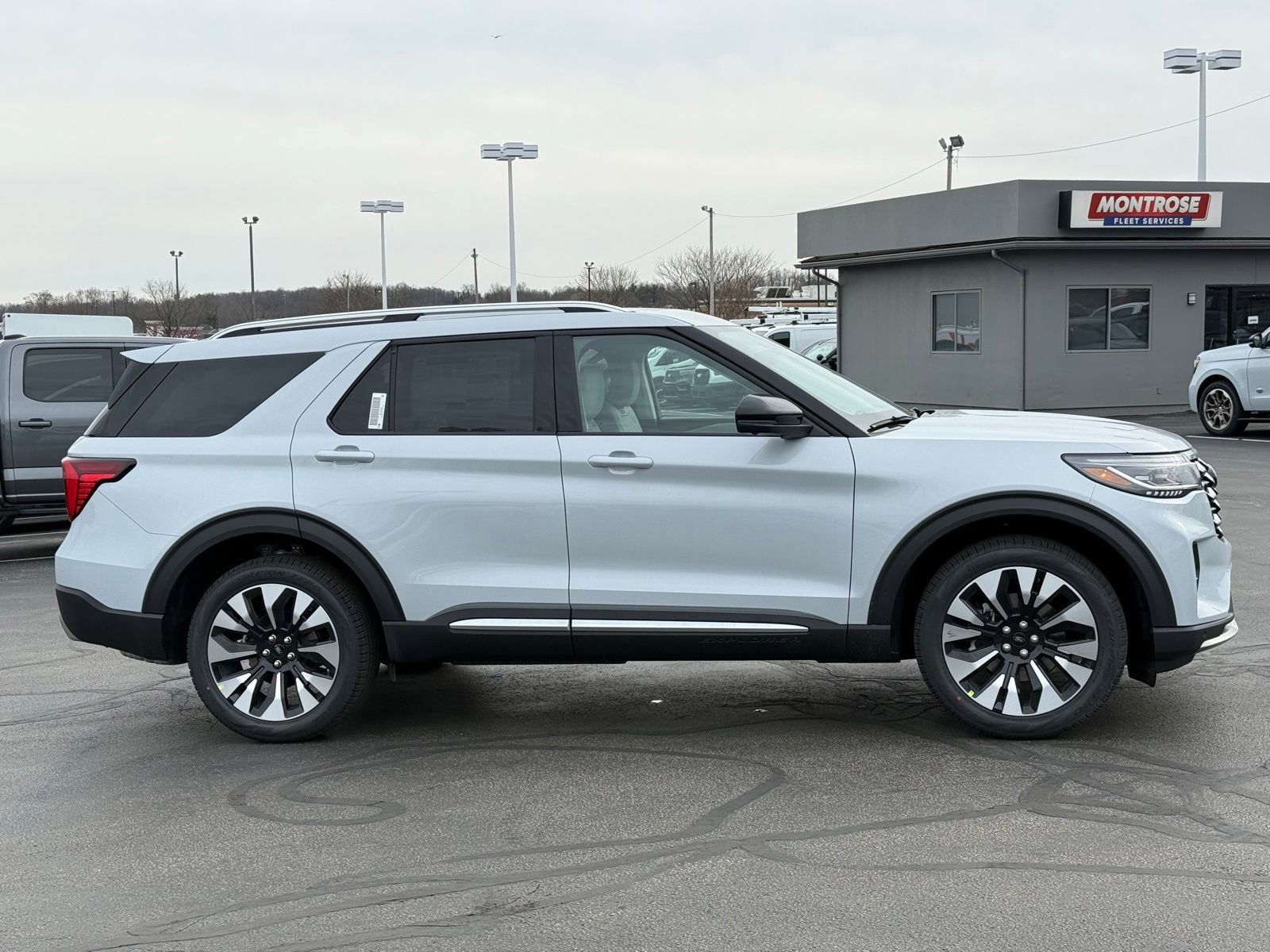 New 2026 Ford Explorer Platinum image 7