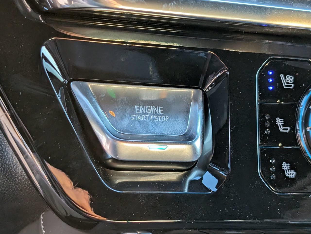 New 2026 GMC Sierra 2500 Denali Ultimate AWD/4WD image 15