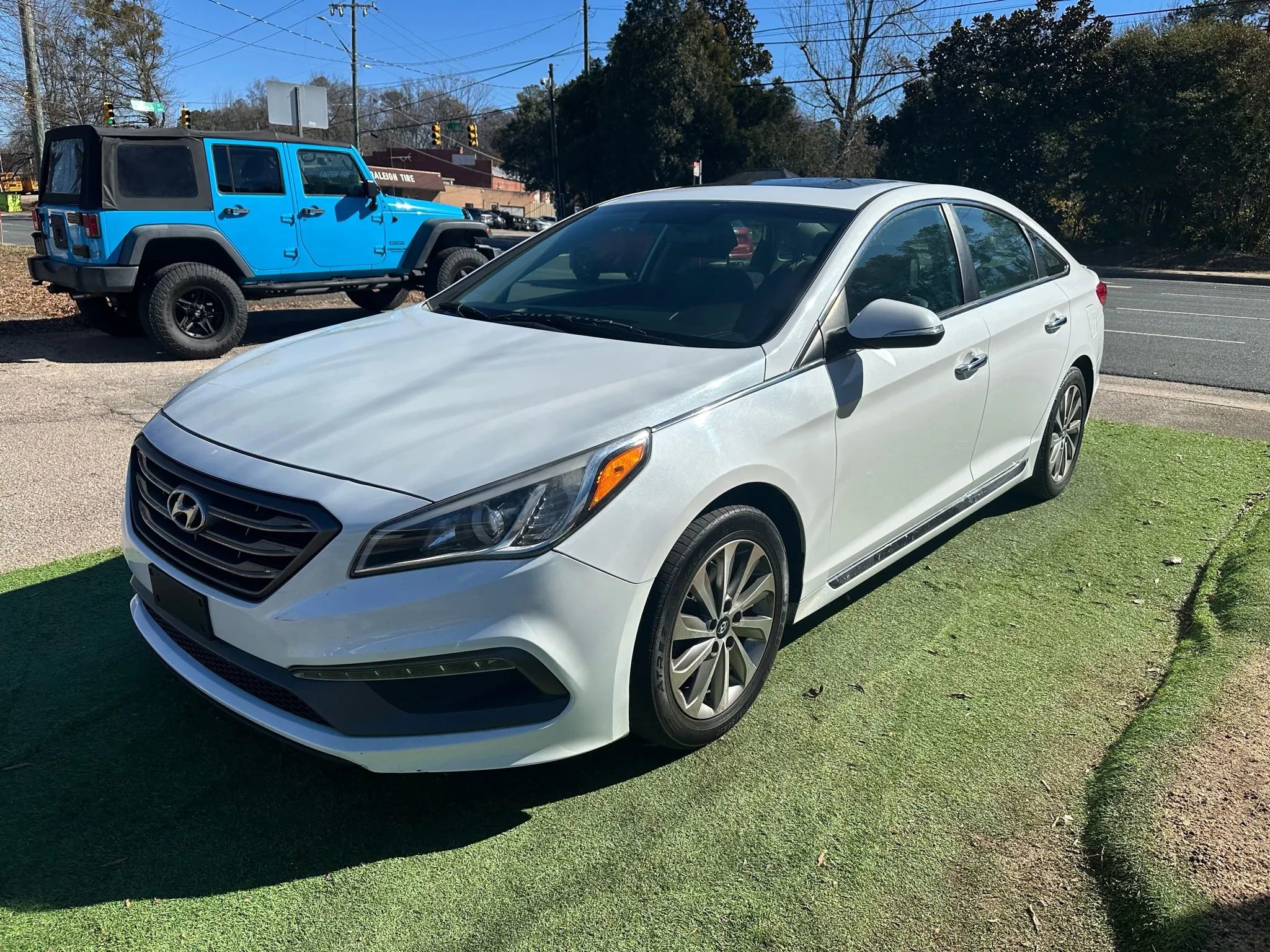 Used 2017 Hyundai Sonata Sport w/ Value Edition Package 02 image 3