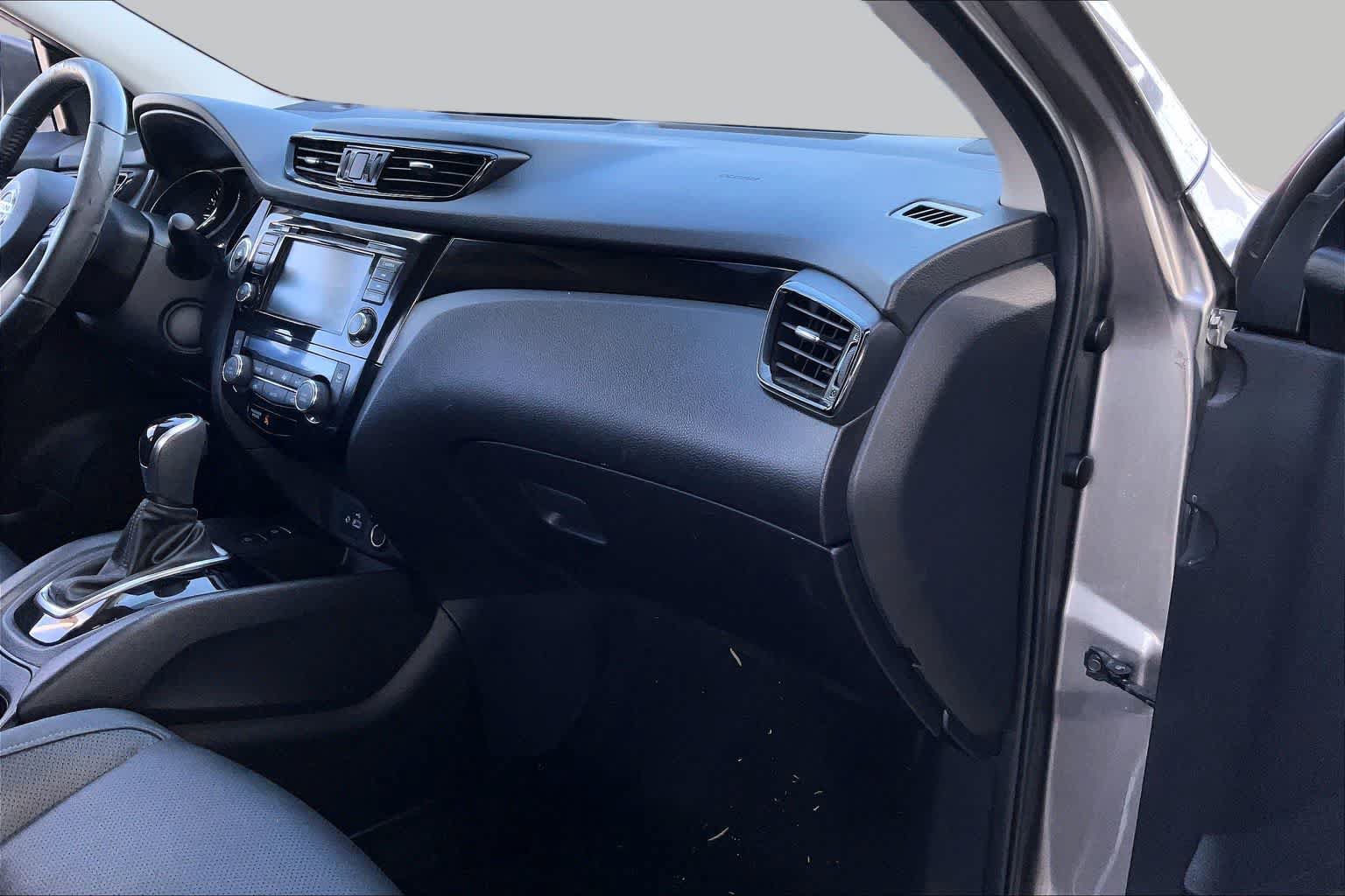 Used 2022 Nissan Rogue Sport SL AWD/4WD image 17