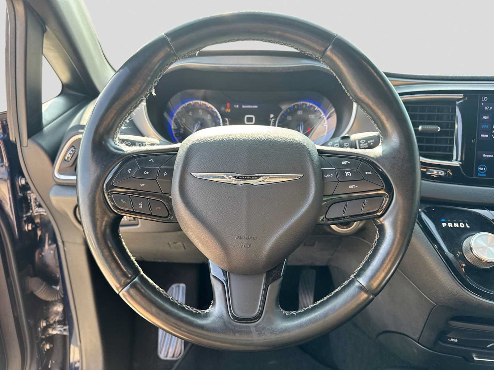 Used 2018 Chrysler Pacifica Touring-L Plus FWD image 23