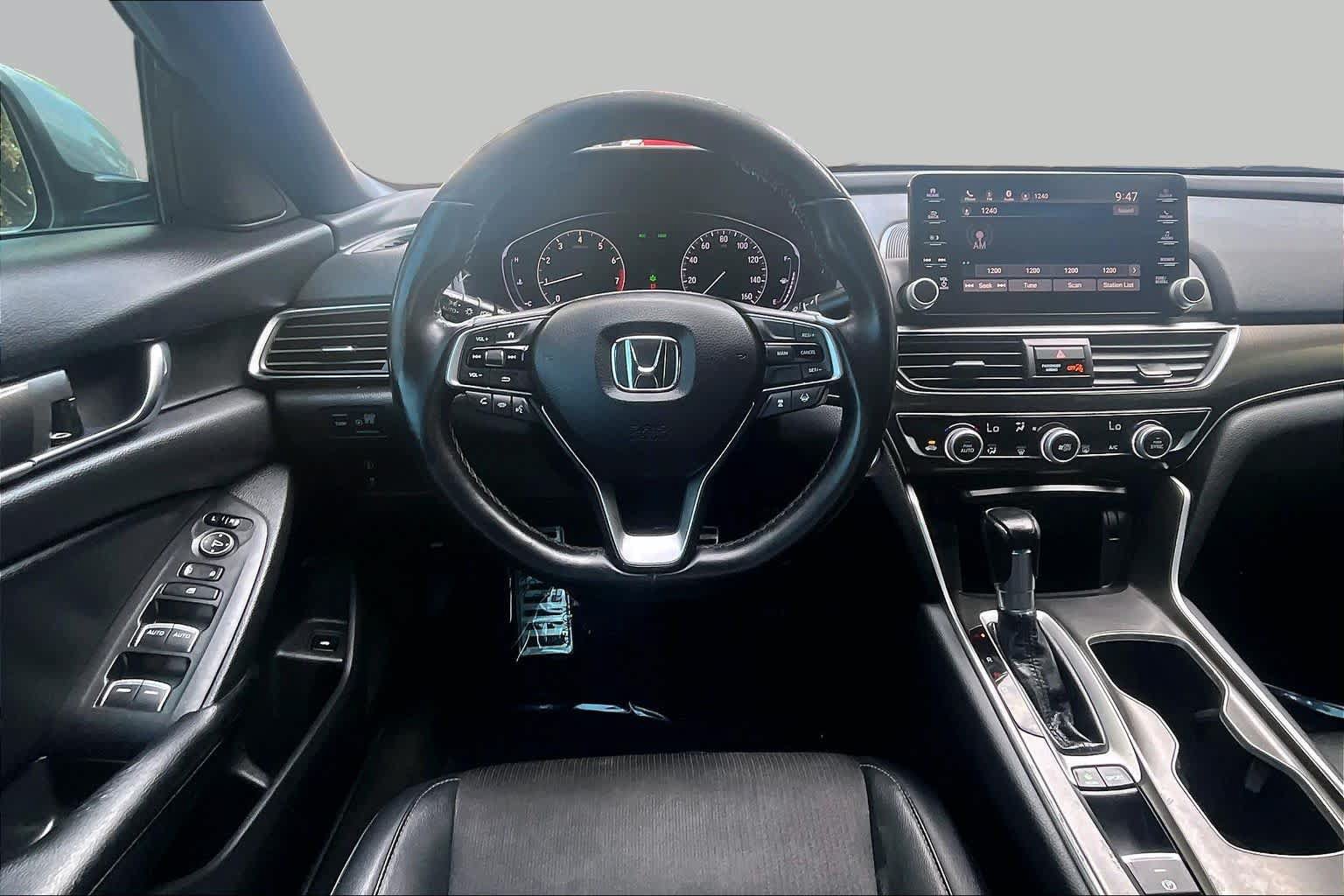 Used 2018 Honda Accord Sport image 6