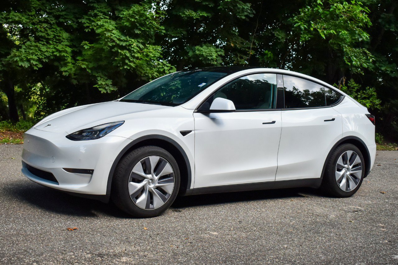 Used 2021 Tesla Model Y 2WD image 2