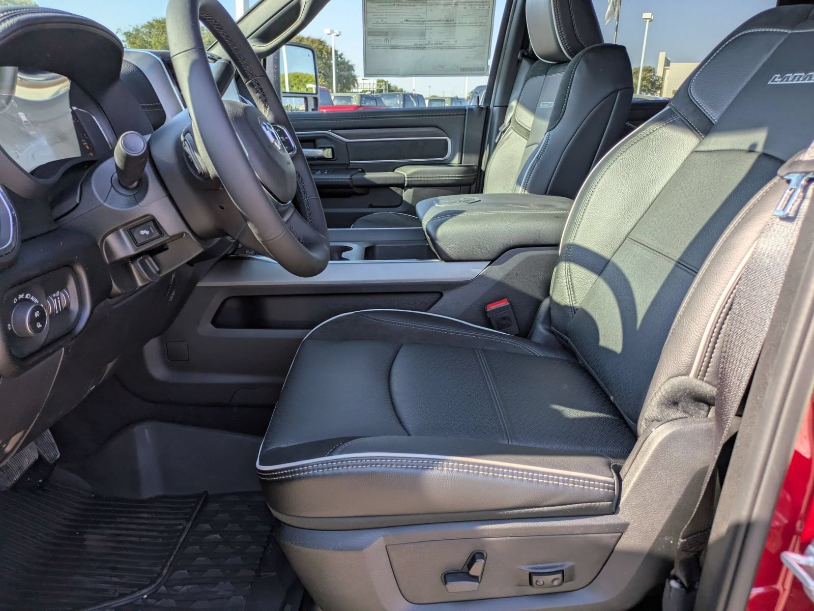 New 2026 RAM 2500 Laramie AWD/4WD image 9
