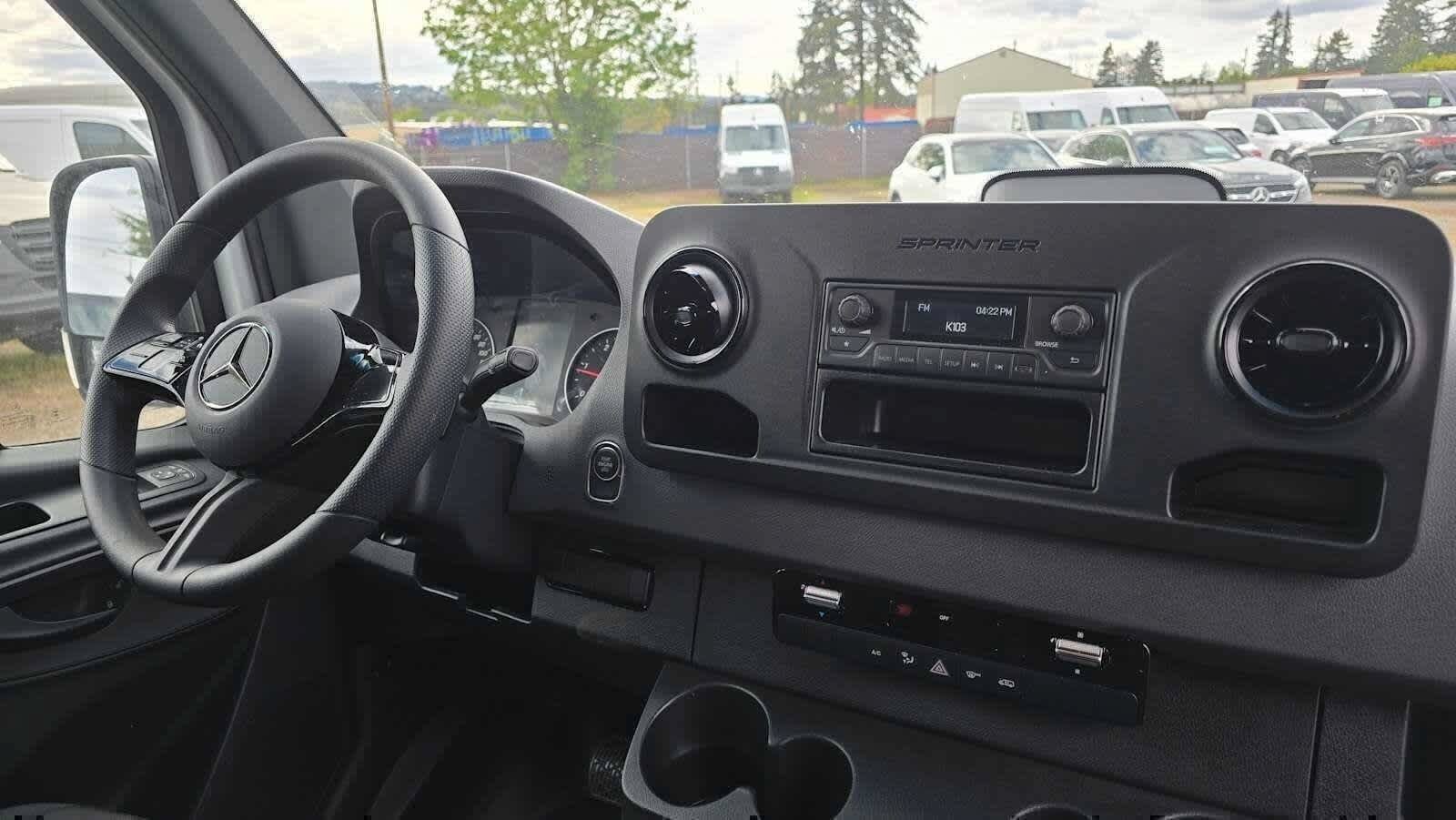 Used 2025 Mercedes-Benz Sprinter 2500 image 12