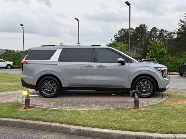 Used 2025 Kia Carnival EX FWD image 8