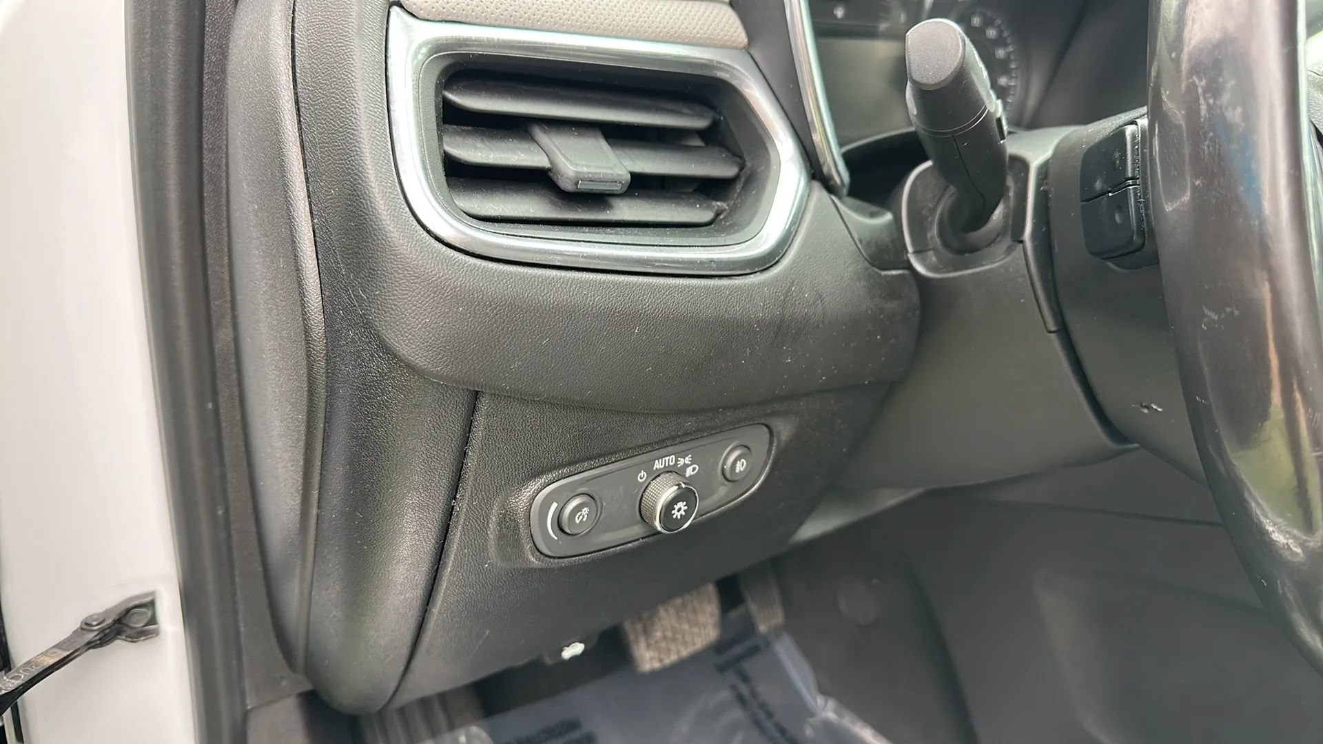 Used 2018 Chevrolet Equinox Premier FWD image 31