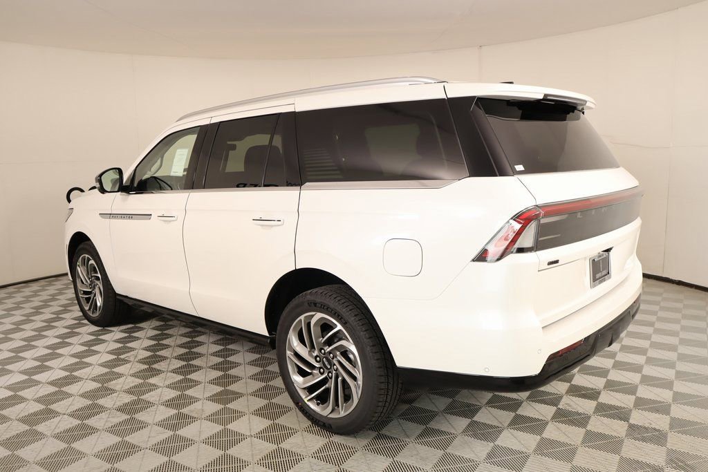 New 2025 Lincoln Navigator Reserve image 24