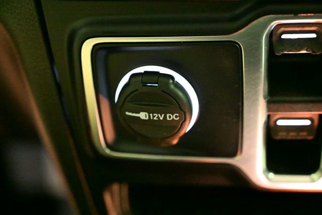 Used 2021 Jeep Wrangler Unlimited Sahara image 33