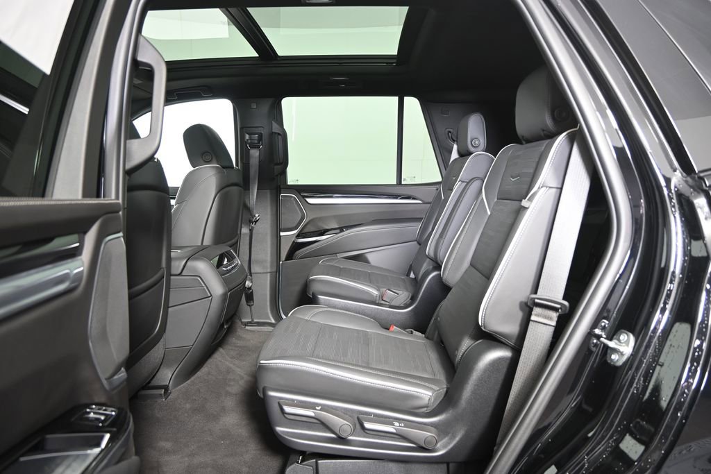 Used 2025 Cadillac Escalade Sport w/ Touring Package image 19