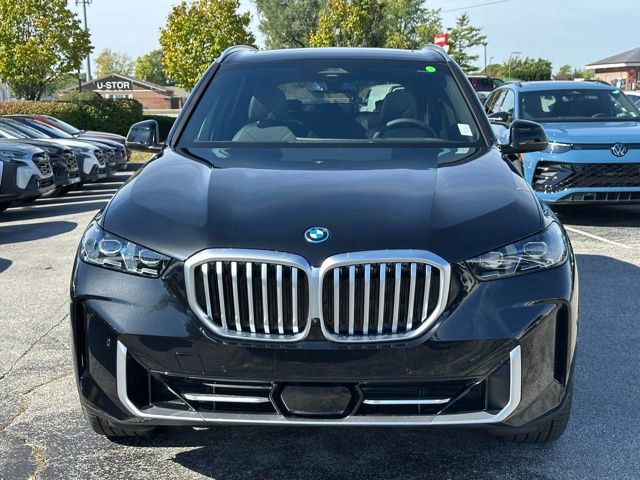 New 2026 BMW X5 xDrive50e w/ Climate Comfort Package image 2