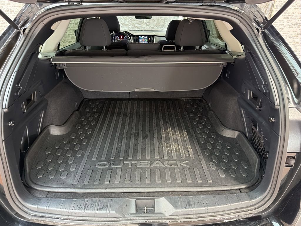 Used 2023 Subaru Outback Premium image 14