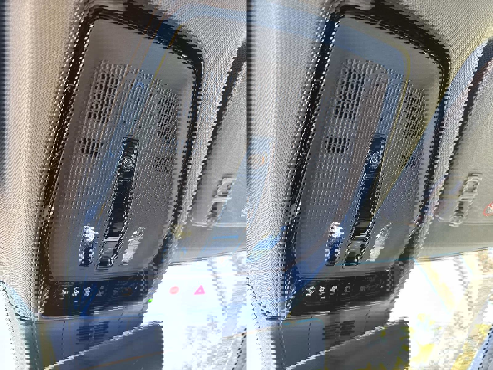 New 2026 Cadillac Optiq Luxury 2 image 33