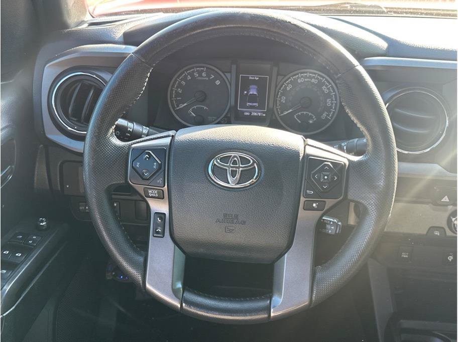 Used 2016 Toyota Tacoma TRD Sport w/ Towing Package RWD image 16