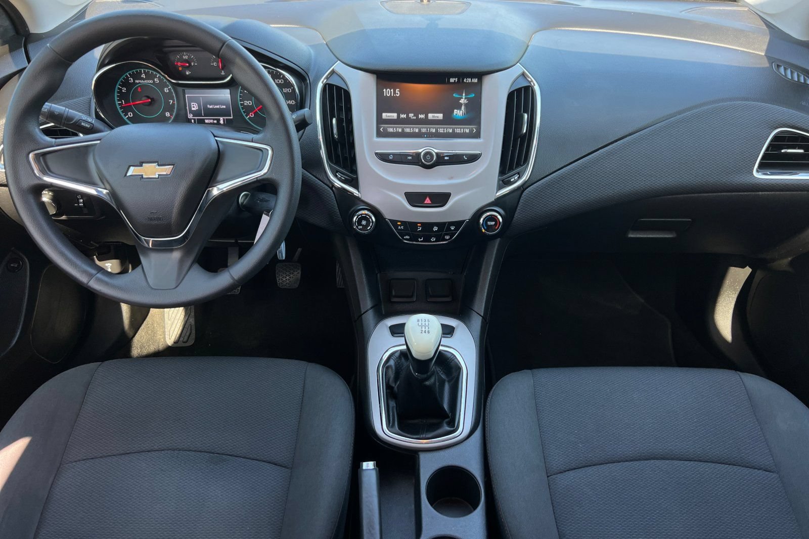 Used 2017 Chevrolet Cruze LS FWD image 14