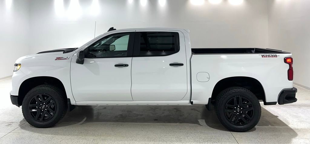 Used 2026 Chevrolet Silverado 1500 LT Trail Boss w/ LT Trail Boss Premium Package AWD/4WD image 2